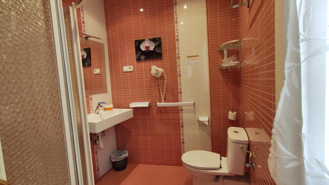 Hostal Aliste Madrid Eksteriør billede
