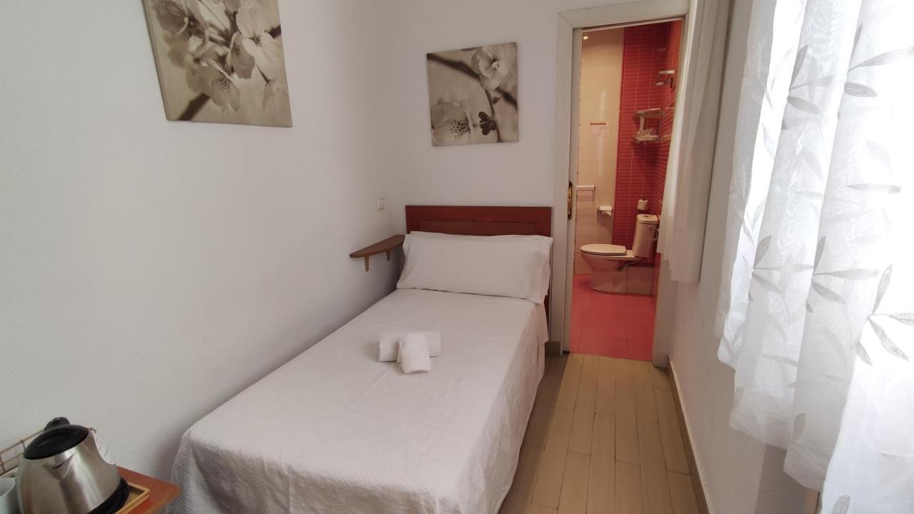 Hostal Aliste Madrid Eksteriør billede