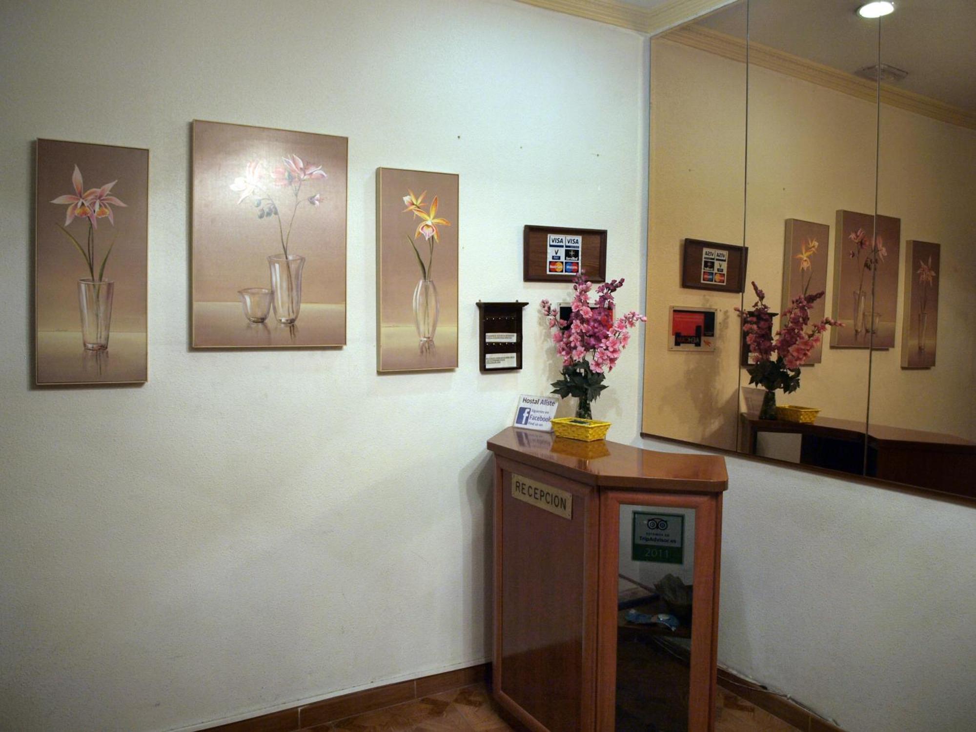 Hostal Aliste Madrid Eksteriør billede