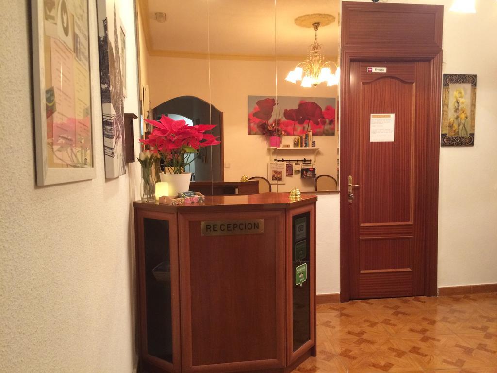 Hostal Aliste Madrid Eksteriør billede