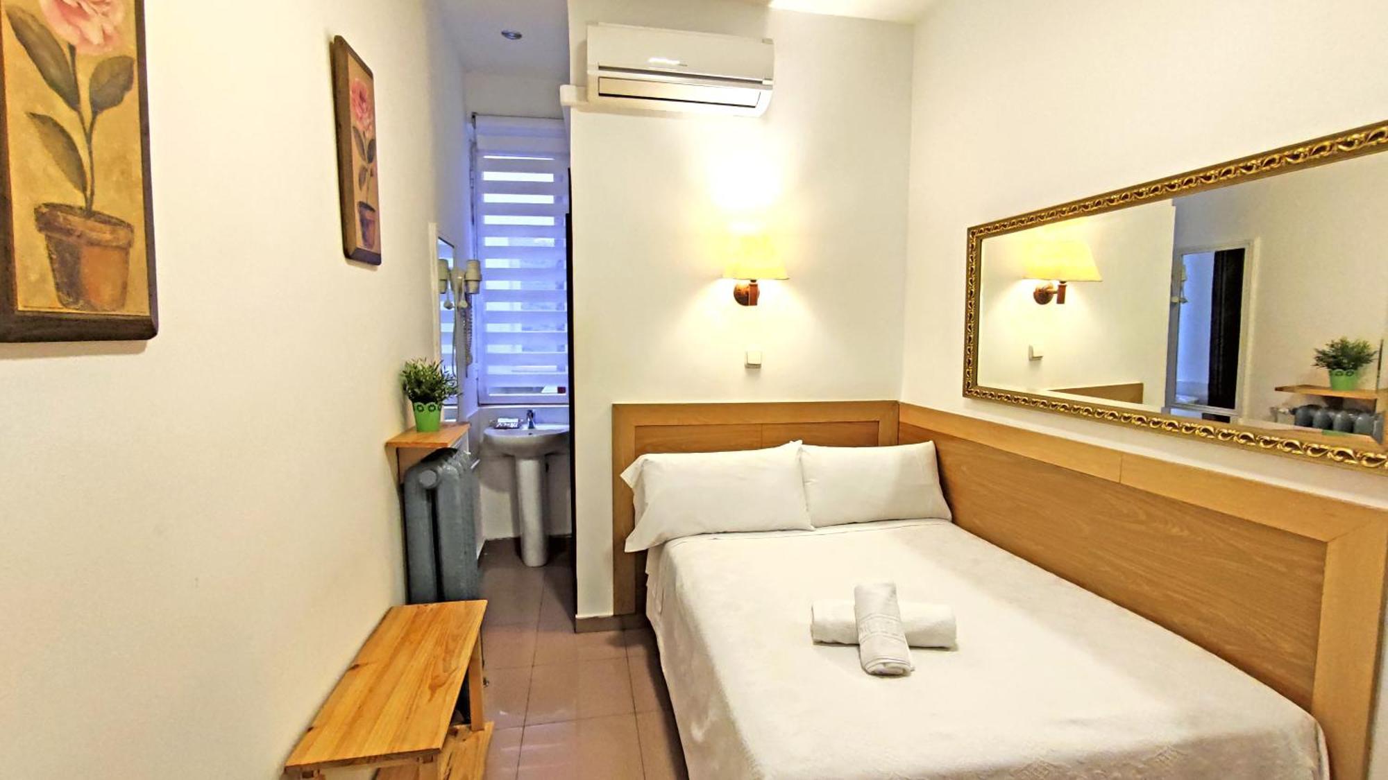 Hostal Aliste Madrid Eksteriør billede