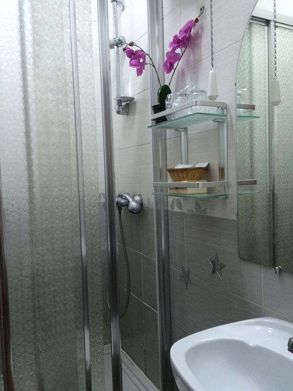 Hostal Aliste Madrid Eksteriør billede